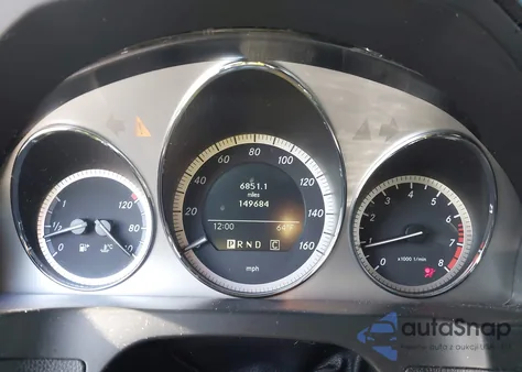 2010 Mercedes-Benz C 300 Luxury/Sport z USA, uszkodzony, nr VIN WDDGF5EBXAR120718